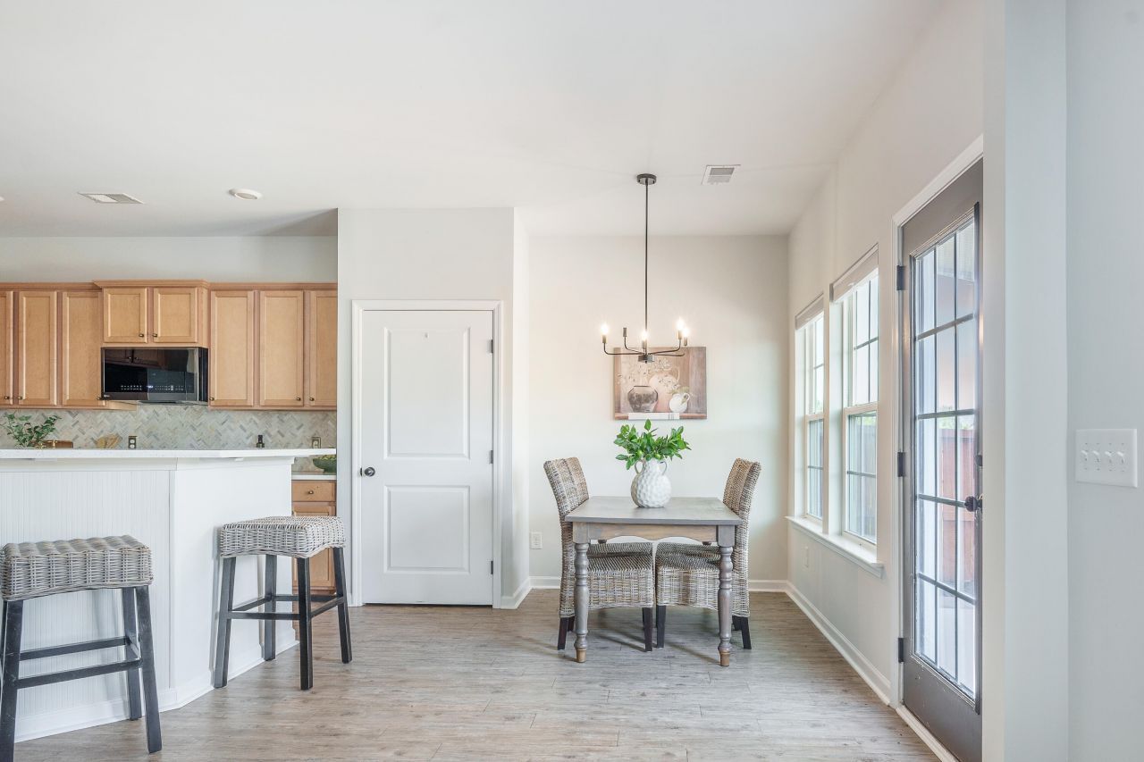 743 Redbud Lane Photo 10