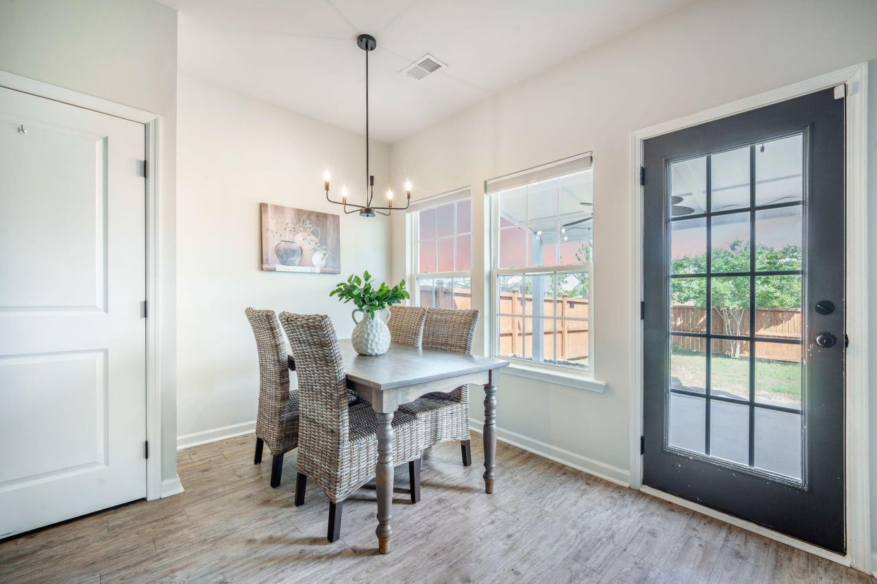 743 Redbud Lane Photo 11