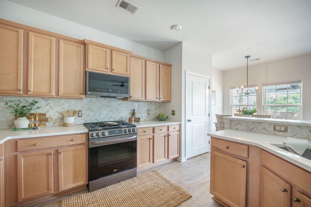 743 Redbud Lane Photo 12