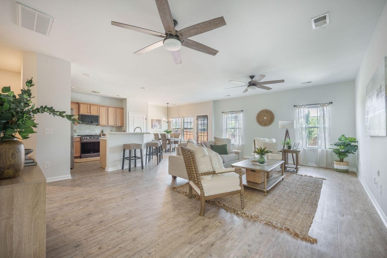 743 Redbud Lane Photo 8