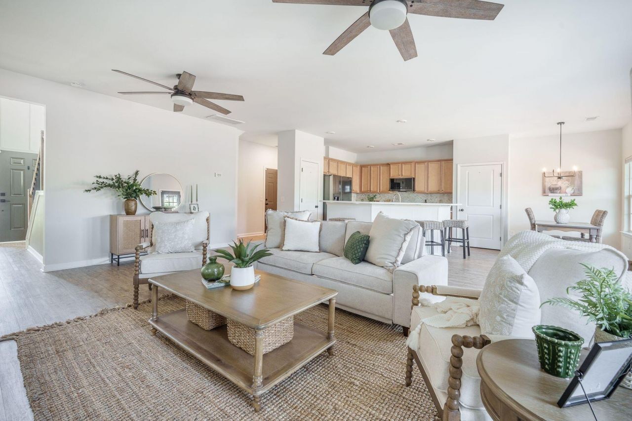 743 Redbud Lane Photo 9