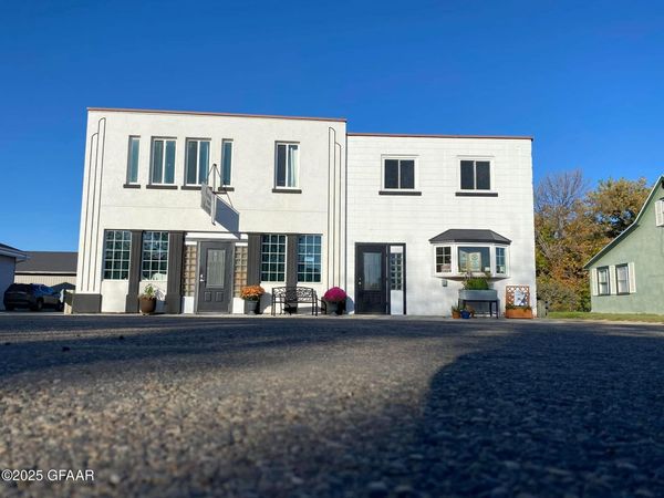 103 W 1ST Avenue N, Cavalier, ND 58220