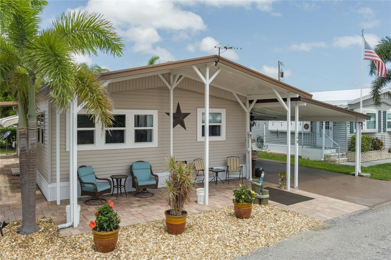 198 Tankey Drive, Palmetto, FL 34221 Photo