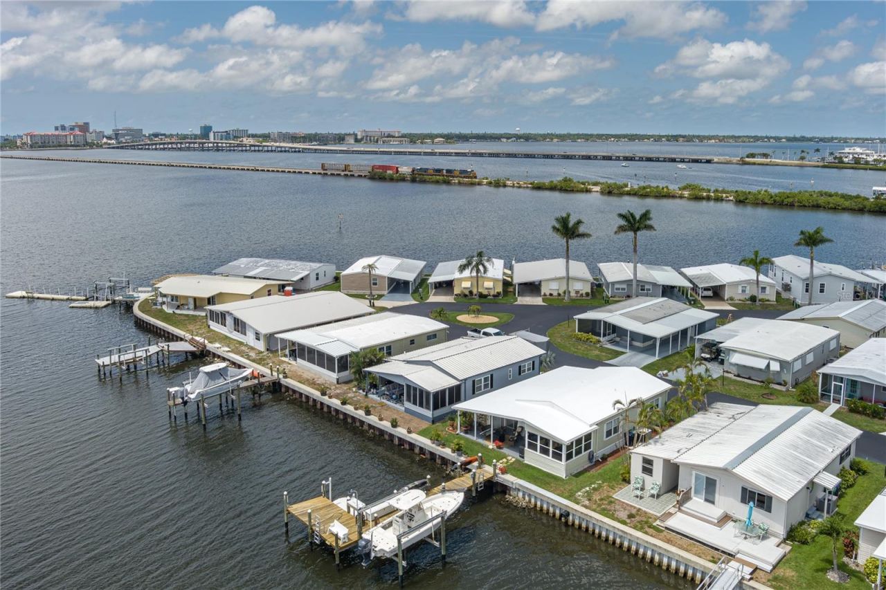 198 Tankey Drive, Palmetto, FL 34221 Photo