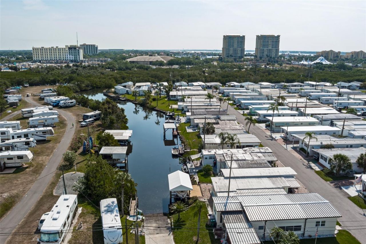 198 Tankey Drive, Palmetto, FL 34221 Photo