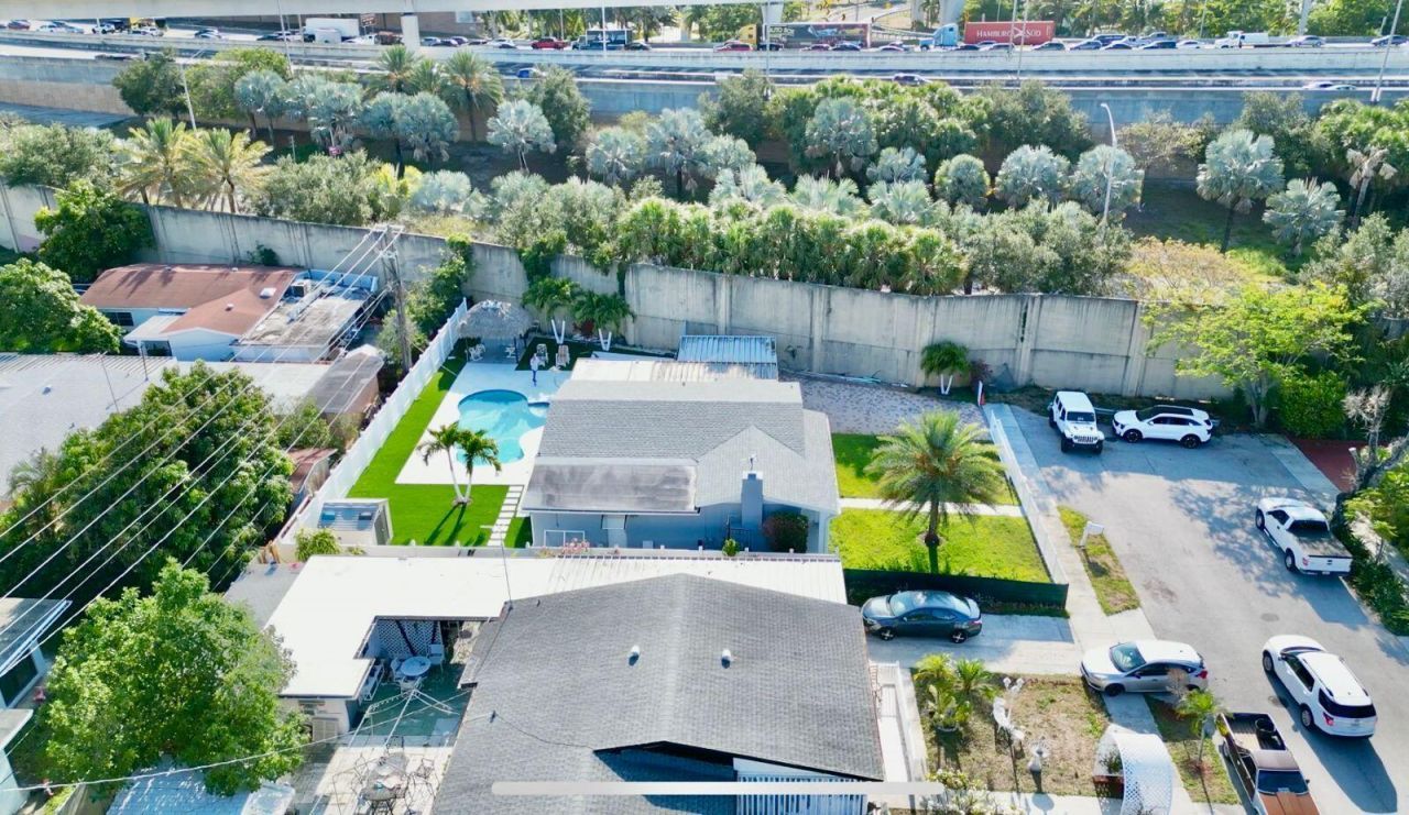 1034 Almeria Road, West Palm Beach, FL 33405 Photo