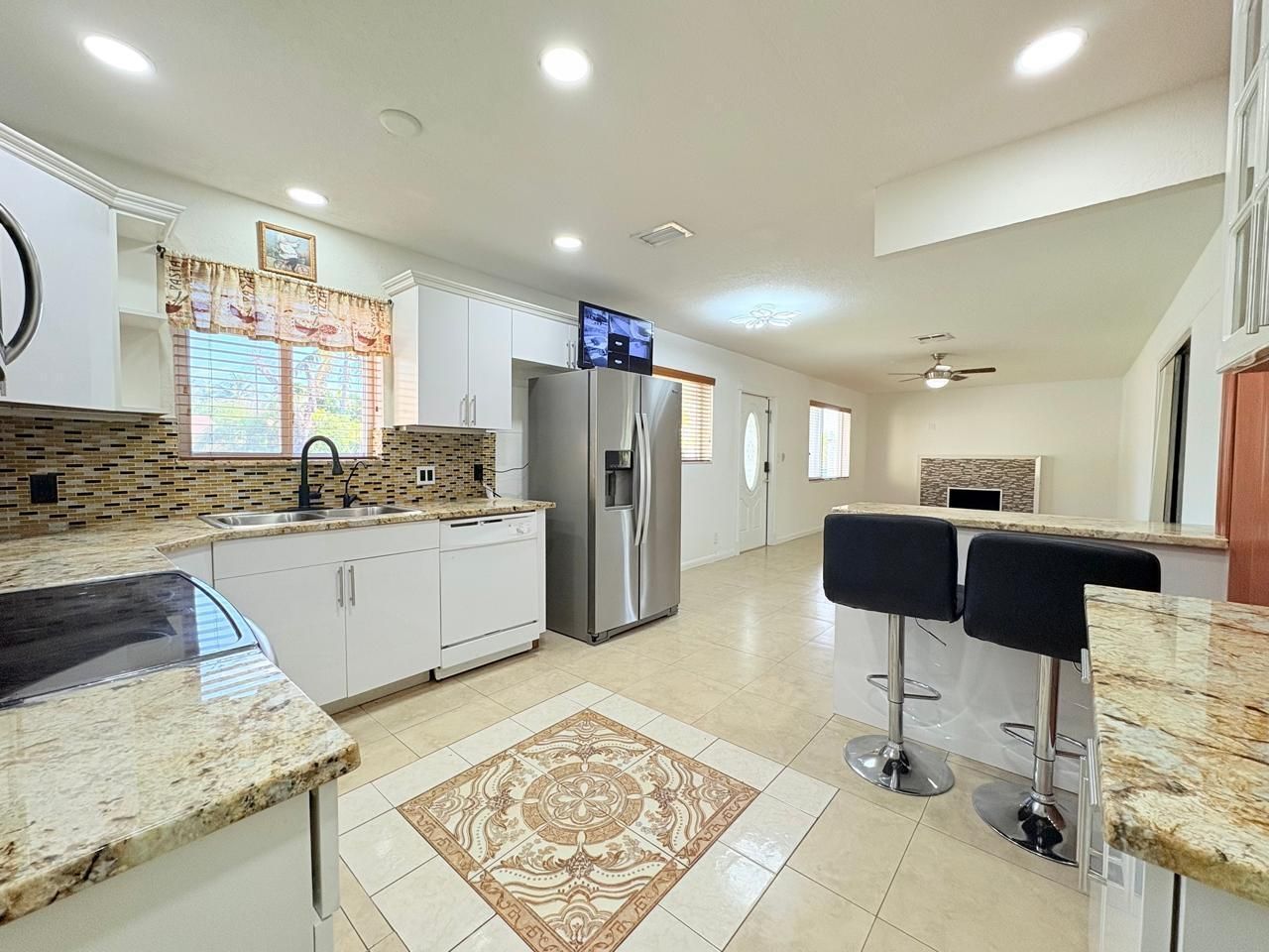 1034 Almeria Road, West Palm Beach, FL 33405 Photo