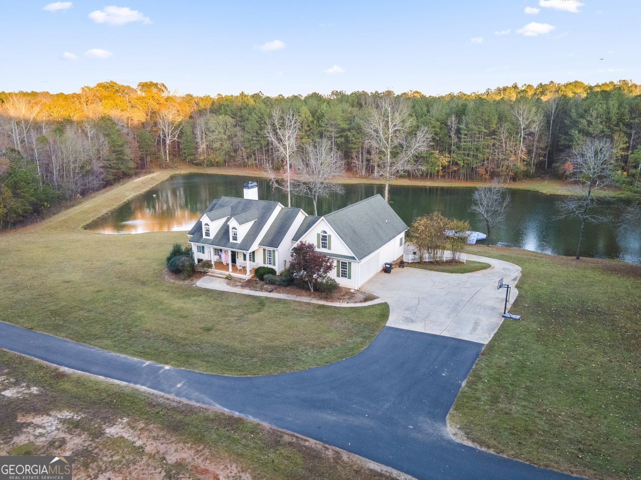 572 Austin Road, Newnan, GA 30263 Main Photo