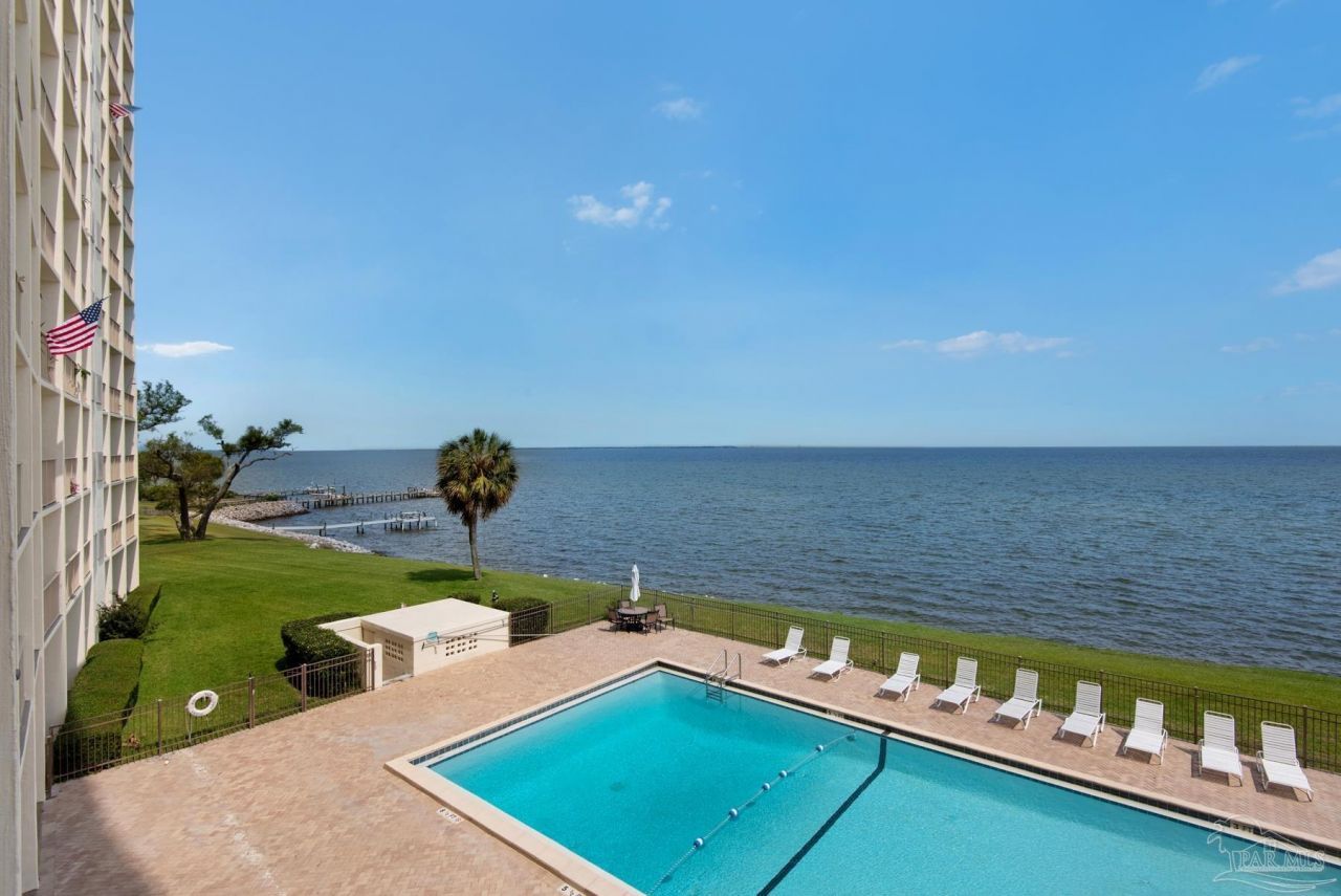 615 Bayshore Dr, Unit 304, Pensacola, FL 32507 Main Photo