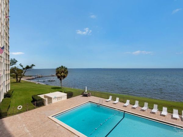 615 Bayshore Dr, Unit 304, Pensacola, FL 32507