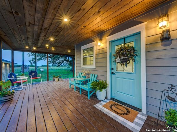 15592 Miller, St Hedwig, TX 78152