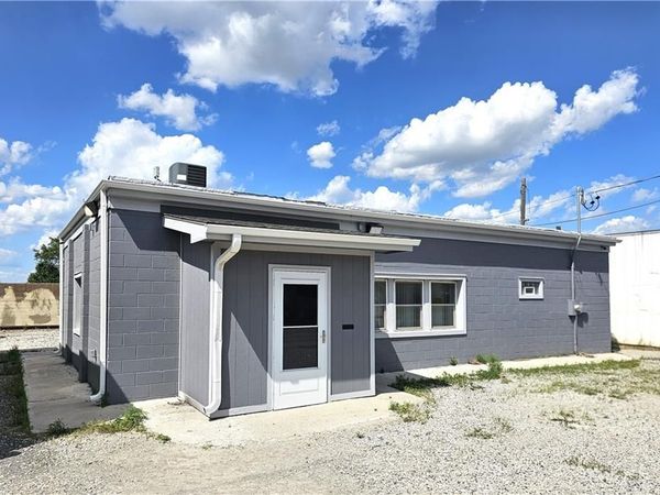 1230 Woodswether Road, Kansas City, MO 64105