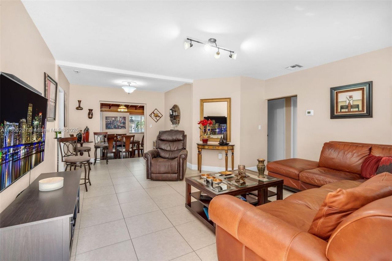 1901 SW 37th Ave, Miami, FL 33145 Photo