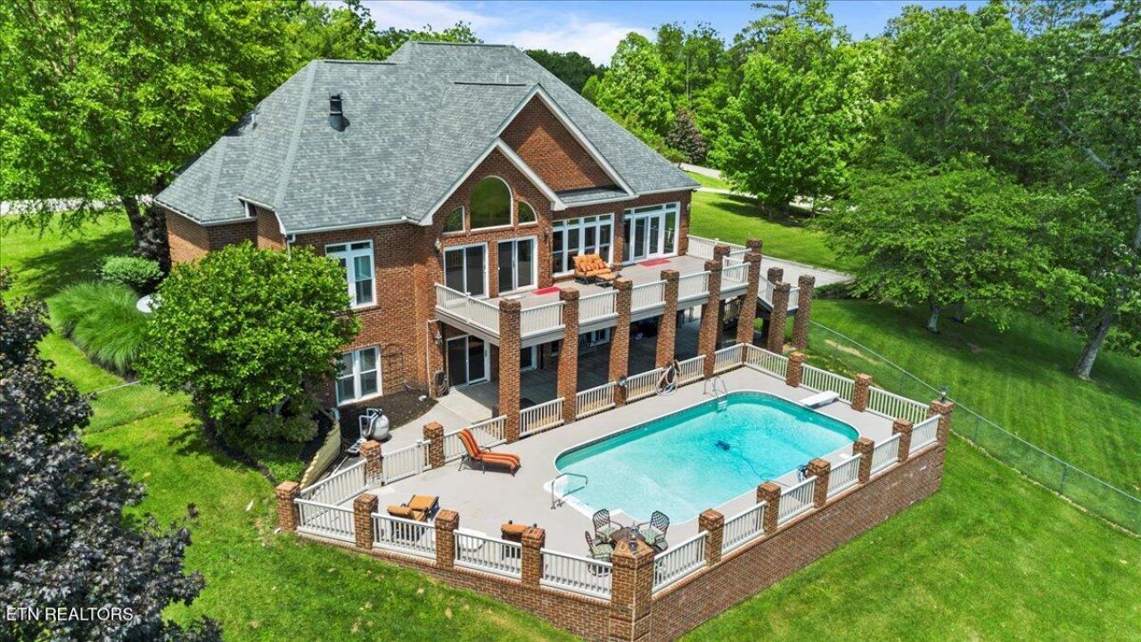 145 Brave Drive, Oneida, TN 37841 Main Photo