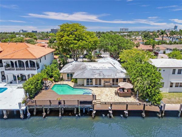 3100 NE 56th Ct, Fort Lauderdale, FL 33308