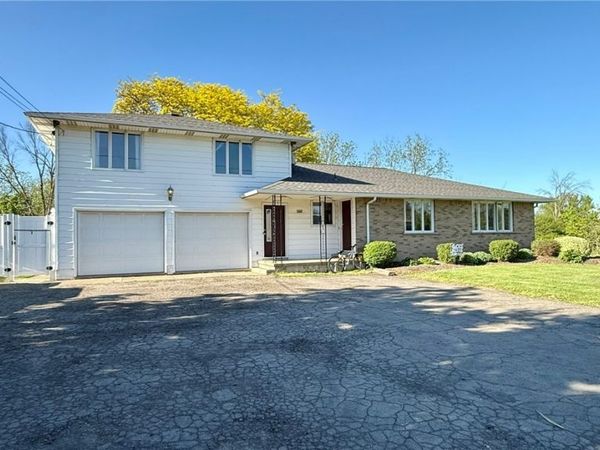 2305 Lockport Road, Sanborn, NY 14132