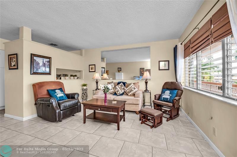 925 SW 11th Avenue, Unit J-17, Hallandale Beach, FL 33009 Photo
