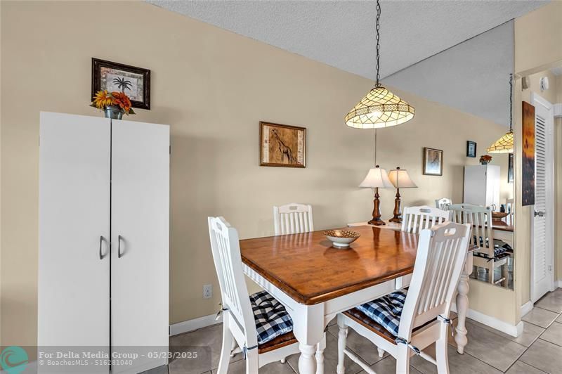 925 SW 11th Avenue, Unit J-17, Hallandale Beach, FL 33009 Photo