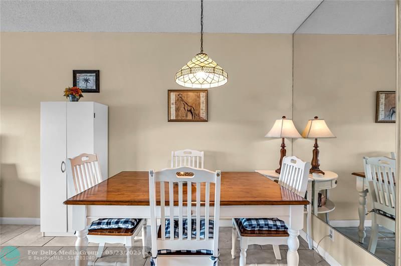 925 SW 11th Avenue, Unit J-17, Hallandale Beach, FL 33009 Photo