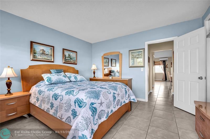 925 SW 11th Avenue, Unit J-17, Hallandale Beach, FL 33009 Photo