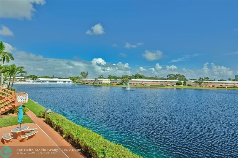 925 SW 11th Avenue, Unit J-17, Hallandale Beach, FL 33009 Photo