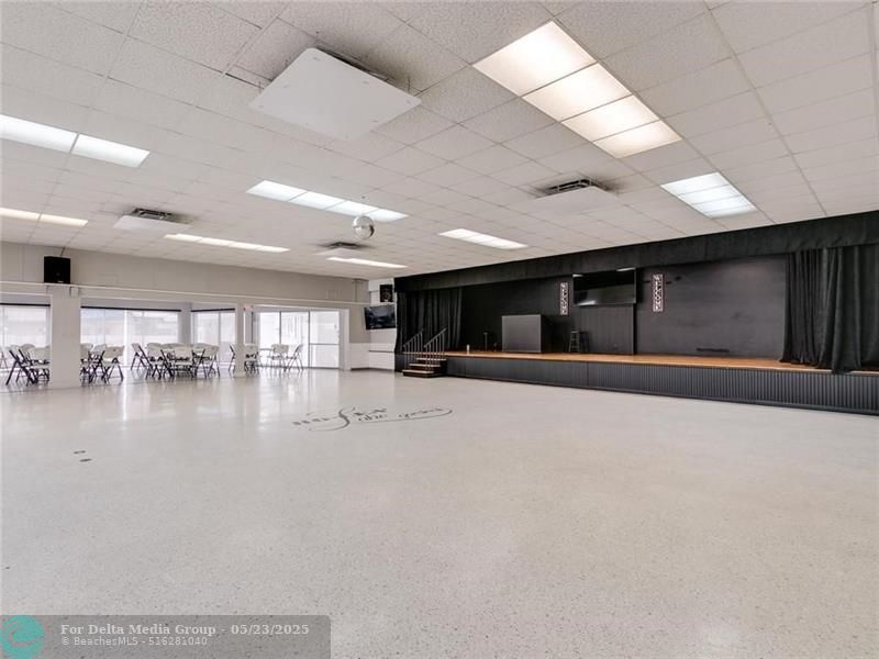 925 SW 11th Avenue, Unit J-17, Hallandale Beach, FL 33009 Photo