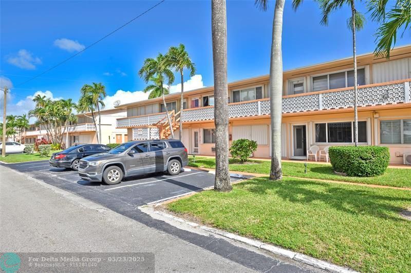 925 SW 11th Avenue, Unit J-17, Hallandale Beach, FL 33009 Photo