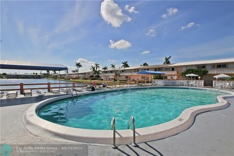 925 SW 11th Avenue, Unit J-17, Hallandale Beach, FL 33009 Photo
