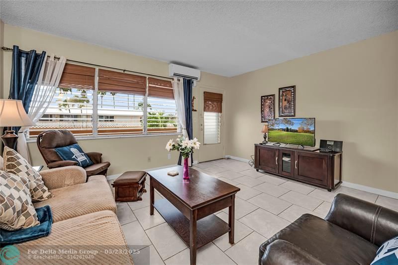 925 SW 11th Avenue, Unit J-17, Hallandale Beach, FL 33009 Photo