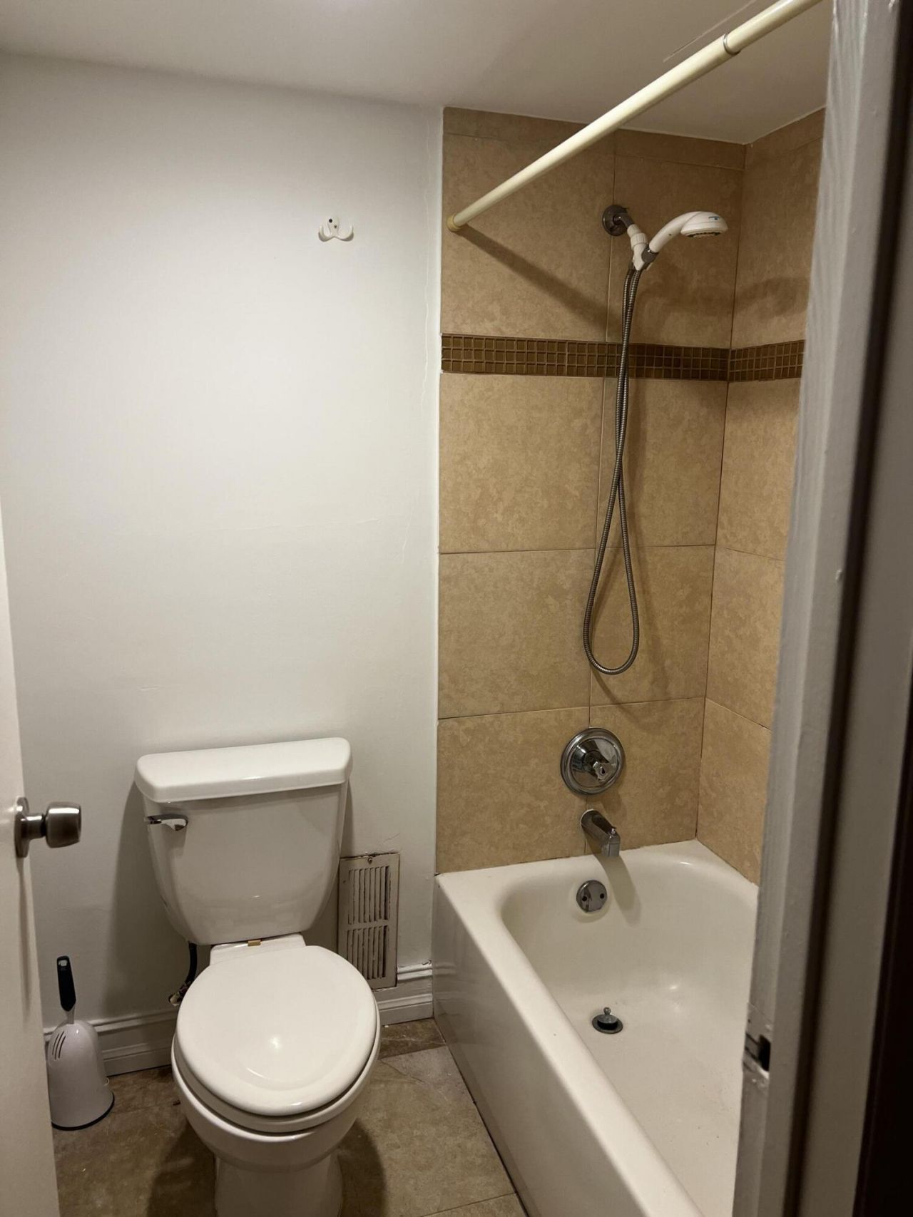 3101 N Country Club Drive, Unit 510, Aventura, FL 33180 Photo