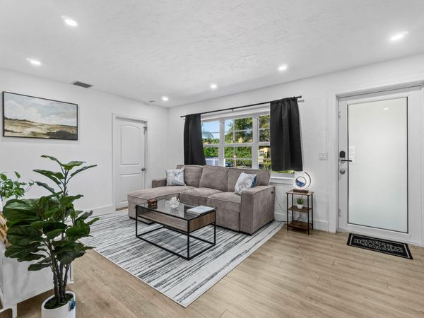 814 Franklin Road, West Palm Beach, FL 33405