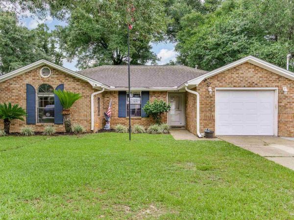 2319 Windstone Dr, Pensacola, FL 32526
