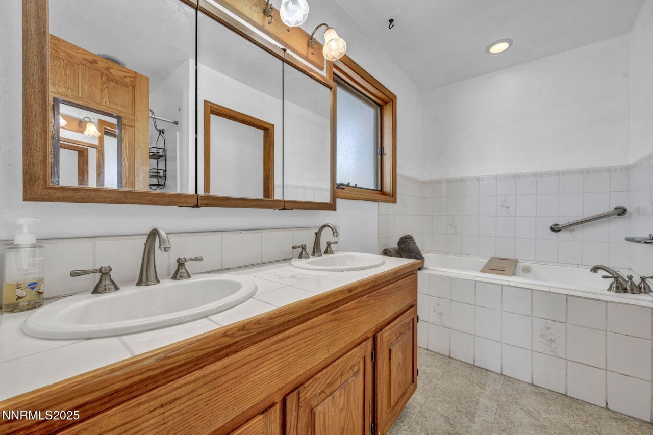 670 Valle Verde Drive, Sparks, NV 89441 Photo