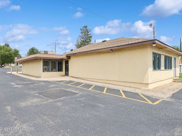 835 S River Street, Aurora, IL 60506