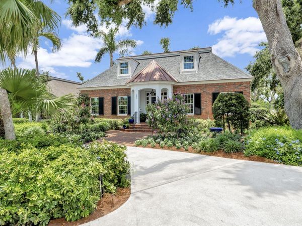 645 Riomar Drive, Vero Beach, FL 32963