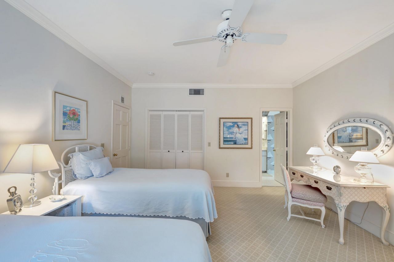 645 Riomar Drive, Vero Beach, FL 32963 Photo