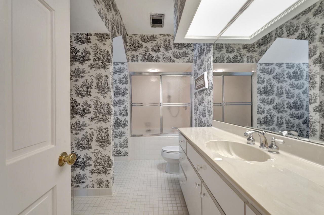 645 Riomar Drive, Vero Beach, FL 32963 Photo