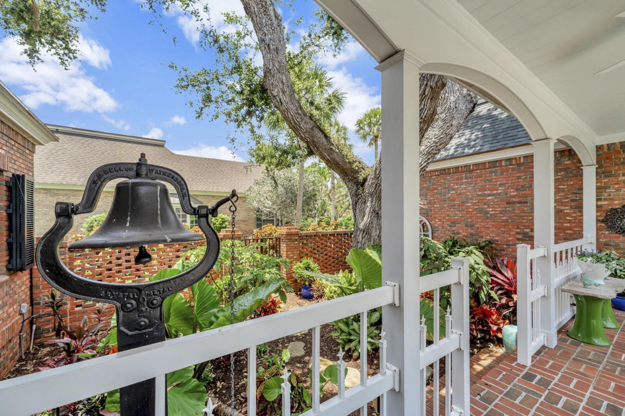 645 Riomar Drive, Vero Beach, FL 32963 Photo