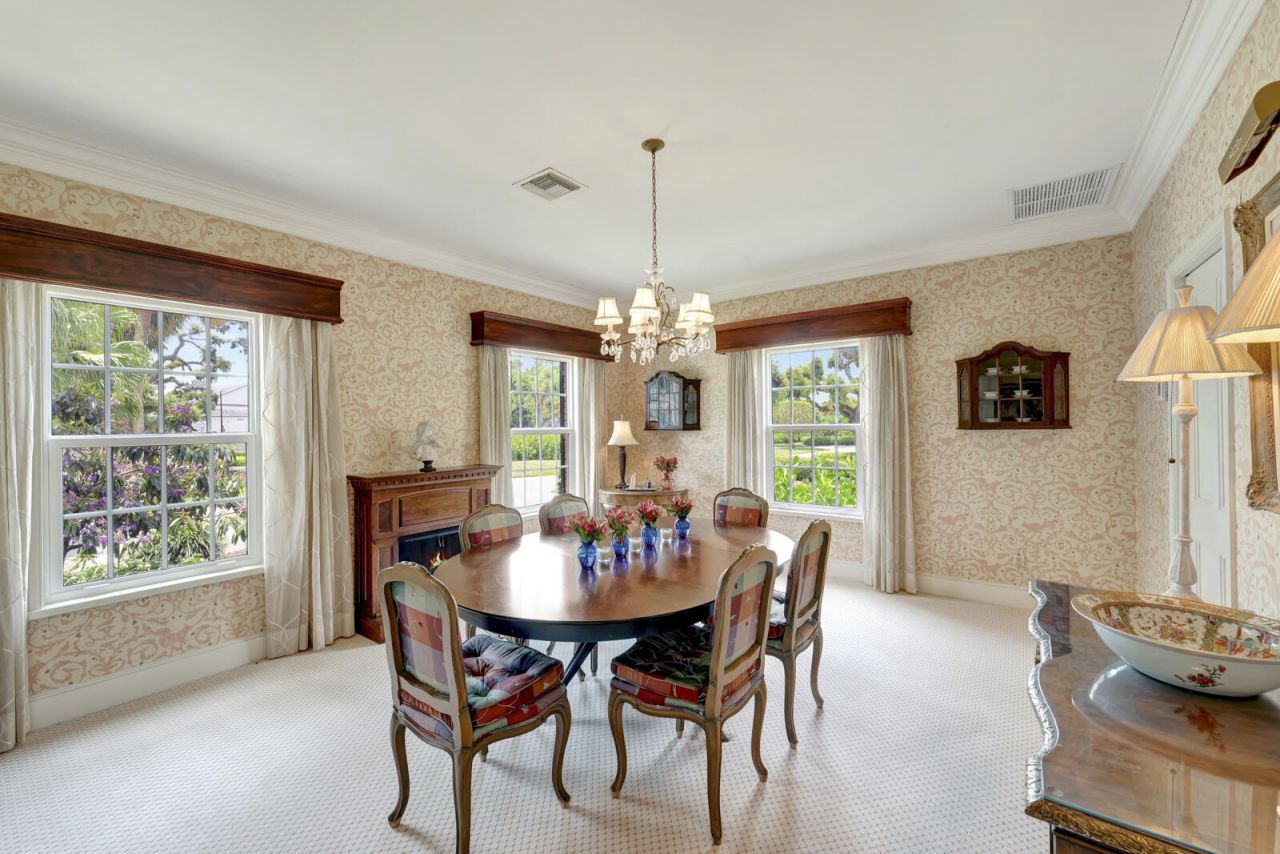645 Riomar Drive, Vero Beach, FL 32963 Photo