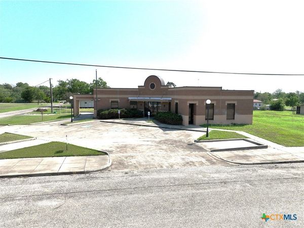 215 Broadway, Nordheim, TX 78141