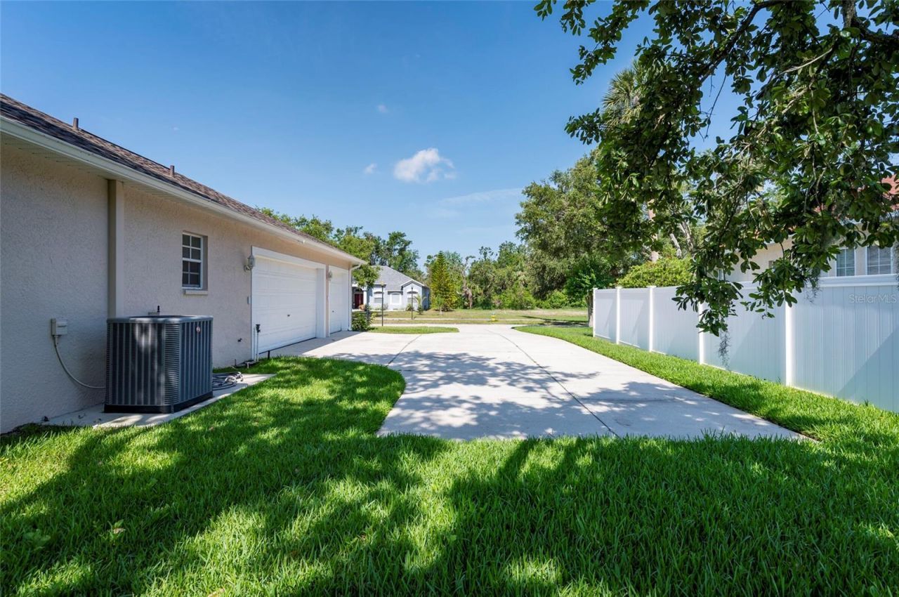 9908 Alafia River Lane, Gibsonton, FL 33534 Photo
