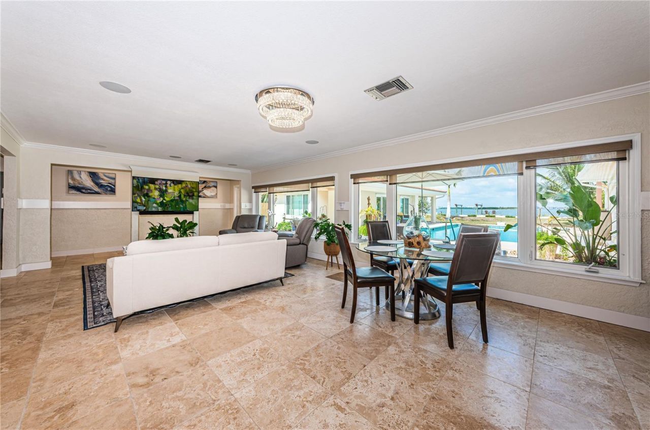 2834 Pelham Road N, Saint Petersburg, FL 33710 Photo