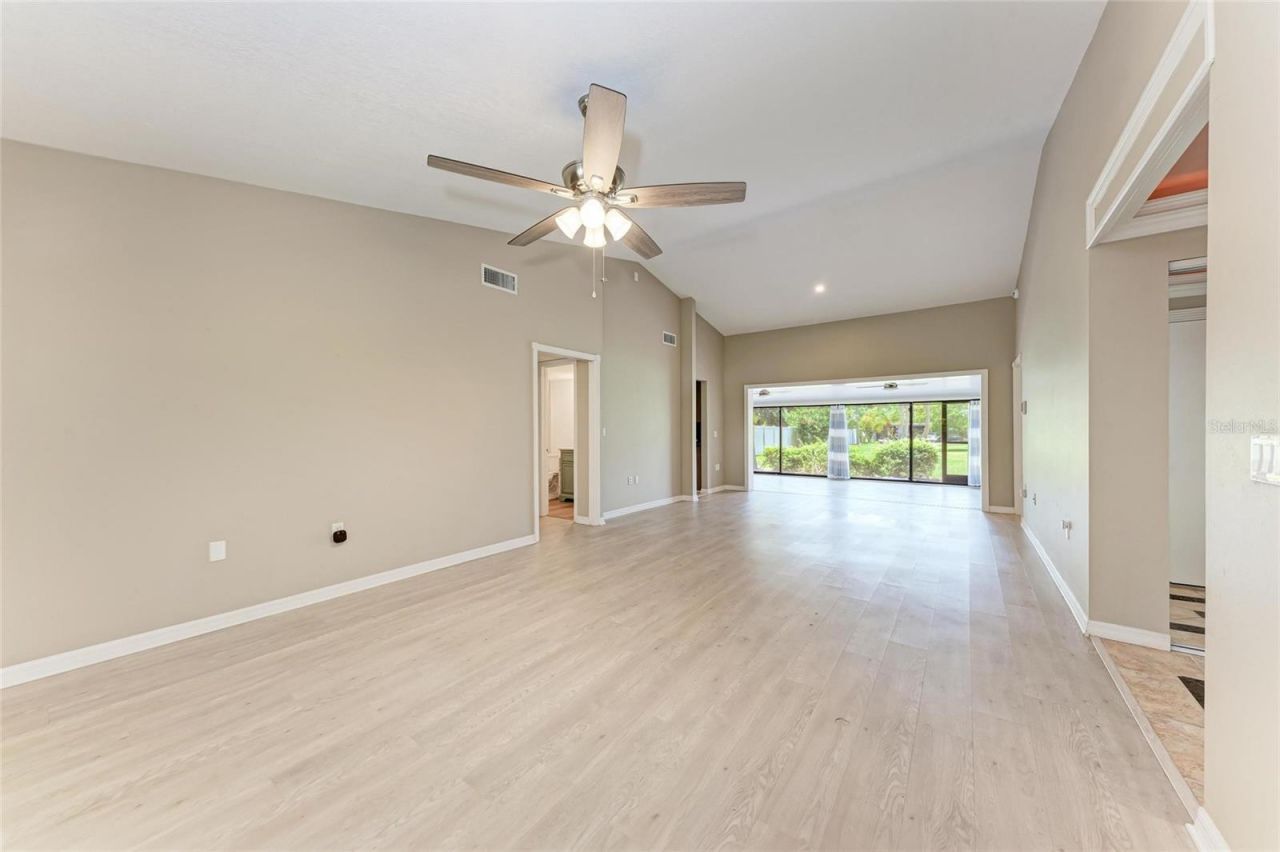 4644 Red Maple Road, Unit 1303, Bradenton, FL 34210 Photo