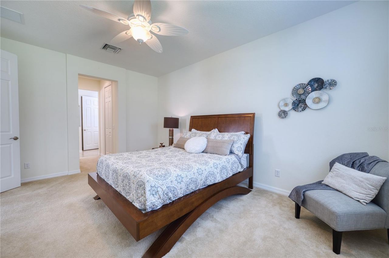 2945 Trustee Avenue, Sarasota, FL 34243 Photo