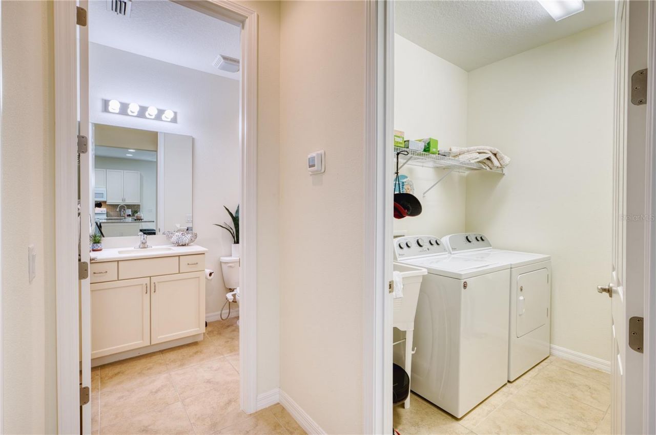 2945 Trustee Avenue, Sarasota, FL 34243 Photo