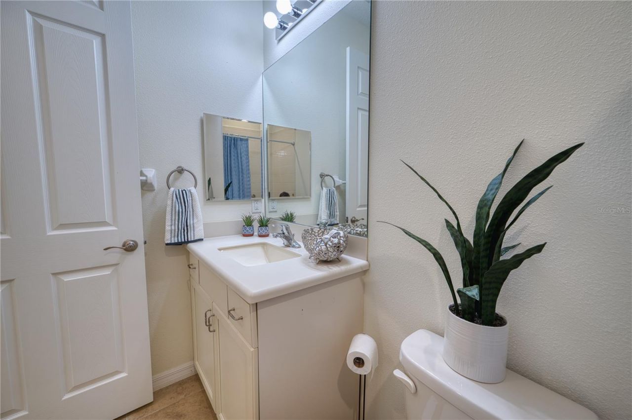 2945 Trustee Avenue, Sarasota, FL 34243 Photo