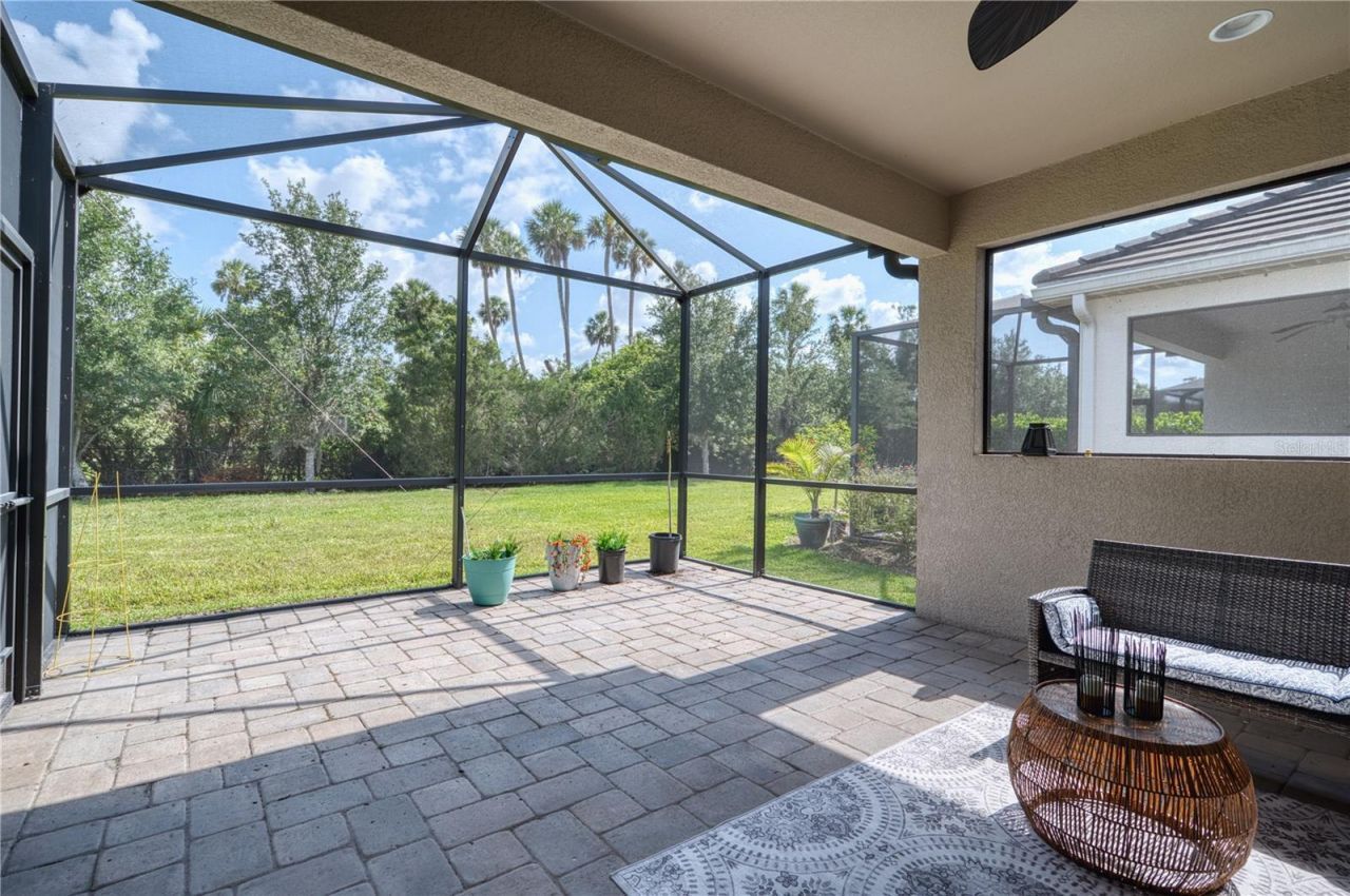 2945 Trustee Avenue, Sarasota, FL 34243 Photo