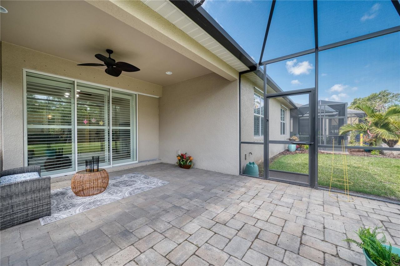 2945 Trustee Avenue, Sarasota, FL 34243 Photo