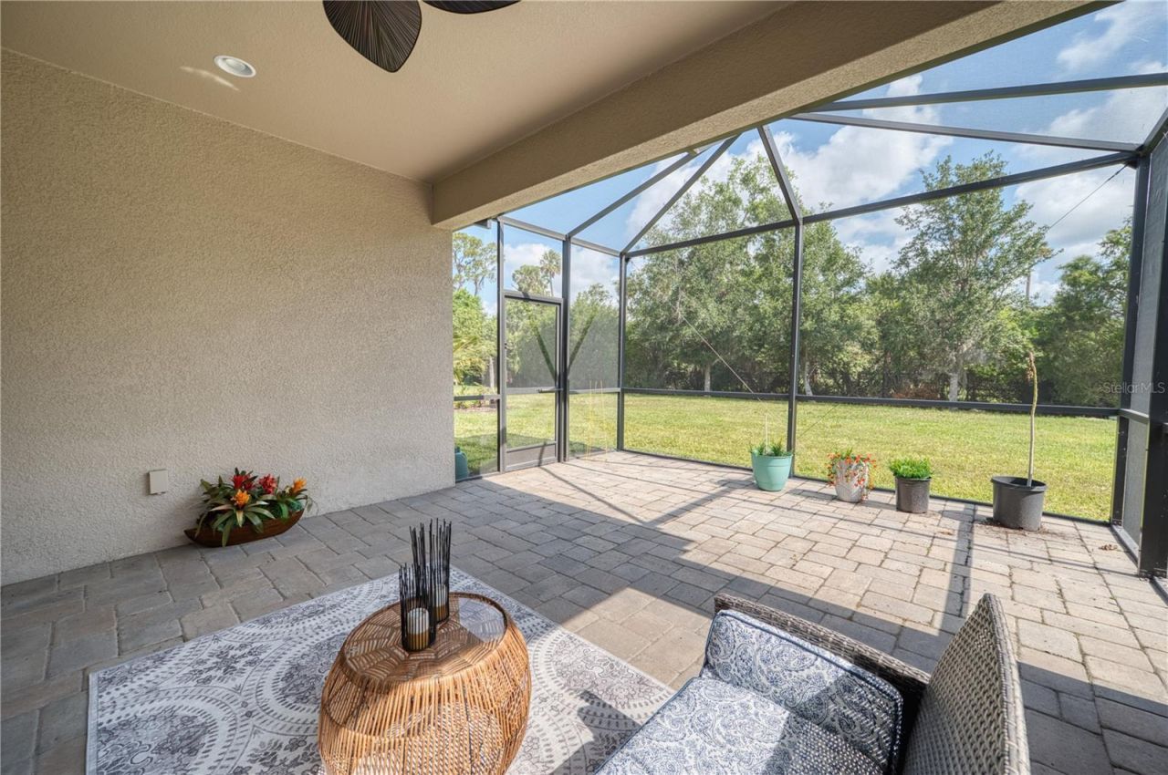 2945 Trustee Avenue, Sarasota, FL 34243 Photo