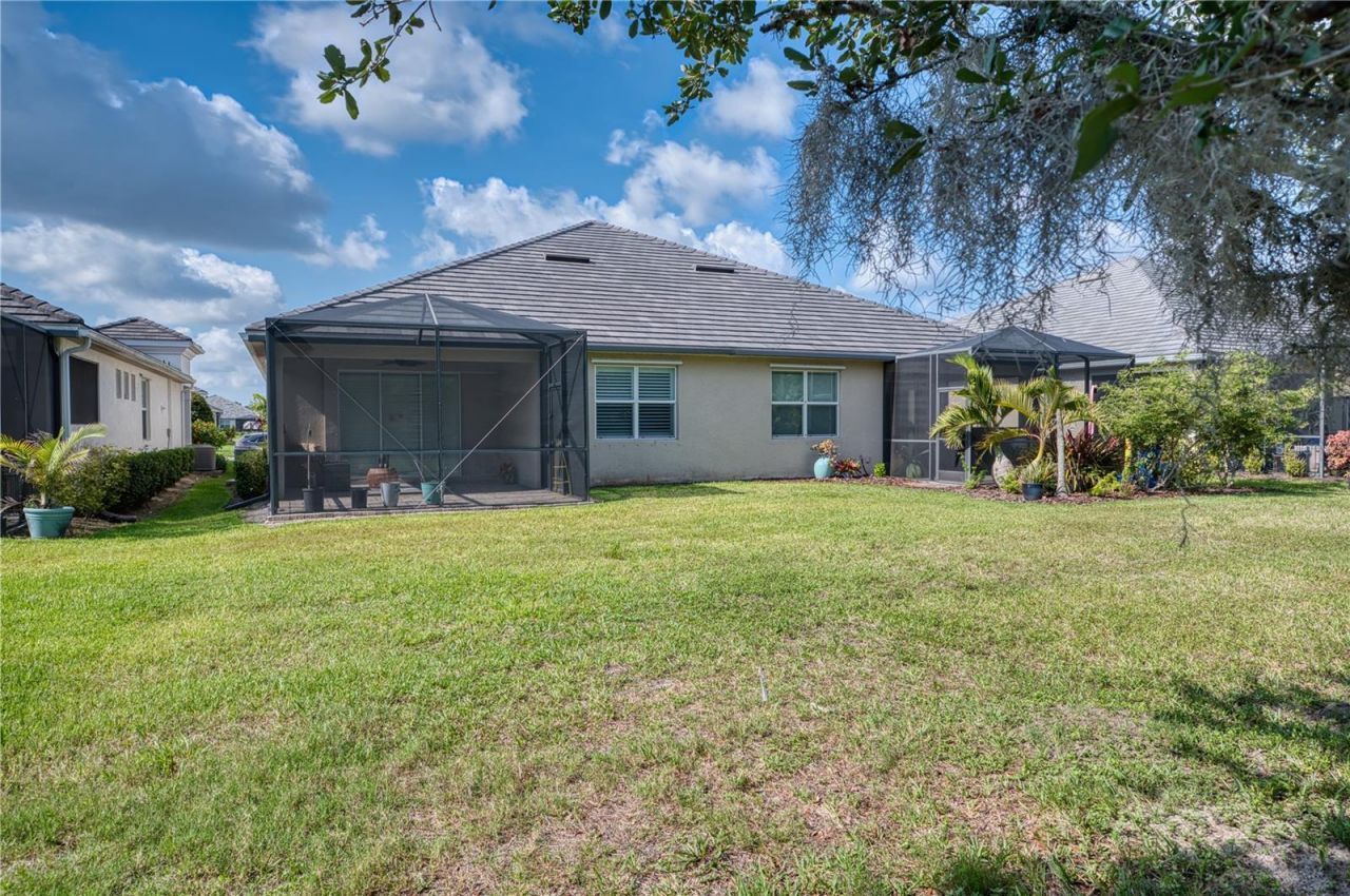 2945 Trustee Avenue, Sarasota, FL 34243 Photo